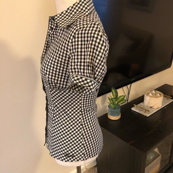 Guess super cute gingham button down bubble sleeve - Picture 5 of 11